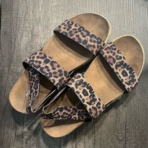 Madden girl size 7 platform sandals